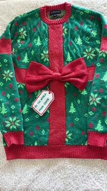 Blizzard Bay Christmas Sweater Womens Gift Bow Santa Ugly Holiday Green Red M